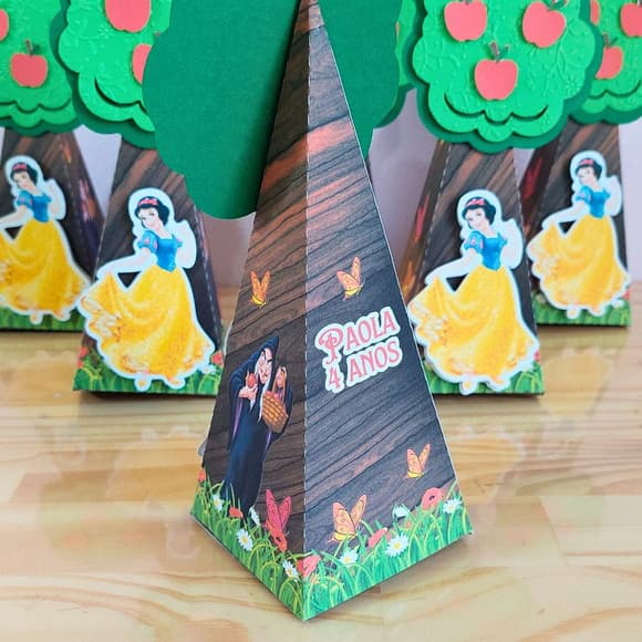Caixa Cone Árvore Branca de Neve