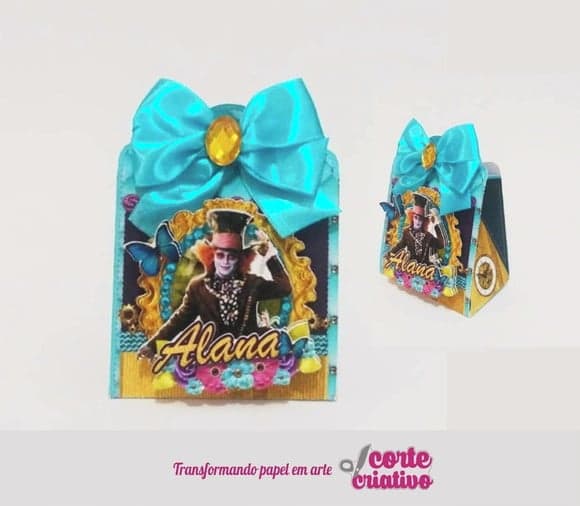 CAIXA SACOLINHA- ALICE ATRAVÉS DO ESPELHO