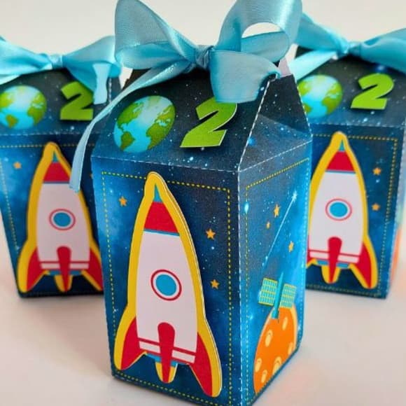 Caixa Milk Astronauta no Espaço Sideral