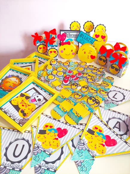 Kit Festa Lembrancinha Emoji 46 Itens